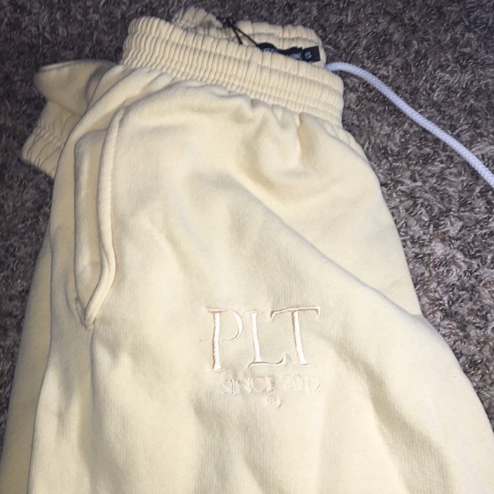 Pretty little thing yellow joggers